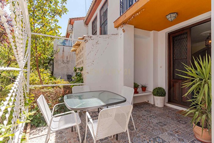 Casas en venta y pisos alquiler - 3