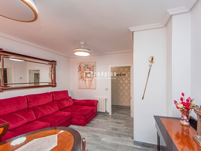 Casas en venta y pisos alquiler - 3