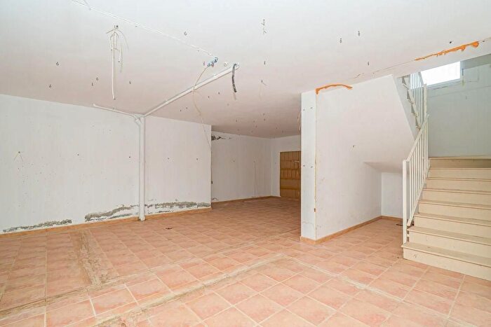 Casas en venta y pisos alquiler - 3