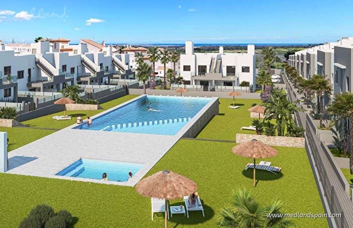 Piso en venta en San Miguel de Salinas, Alicante de 2 habitaciones