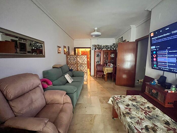 Piso en venta en Sur, Tiro de Línea de 3 habitaciones