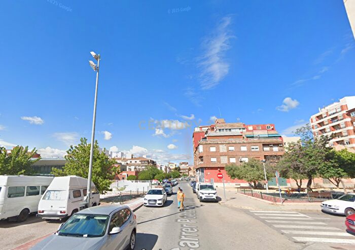 Casas en venta y pisos alquiler - 1