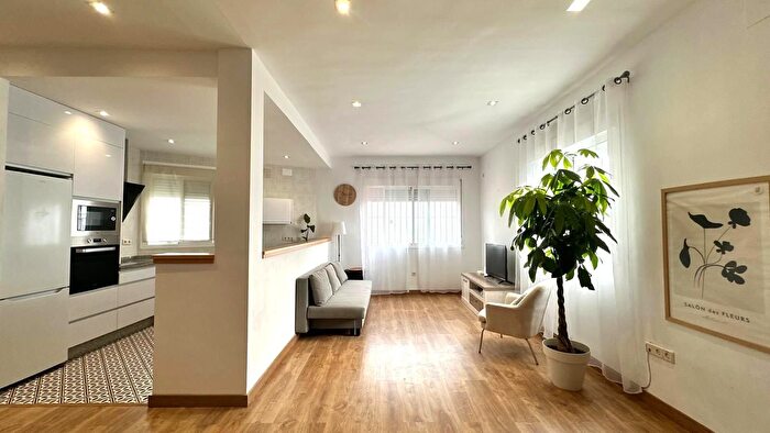 Casas en venta y pisos alquiler - 1