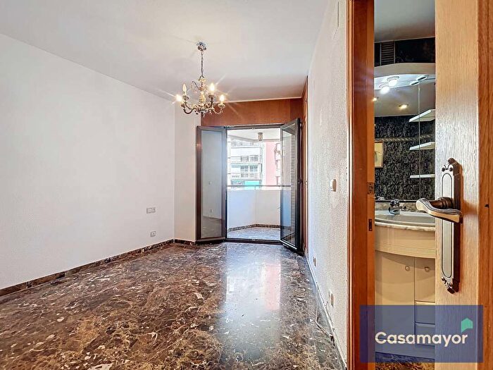 Casas en venta y pisos alquiler - 3