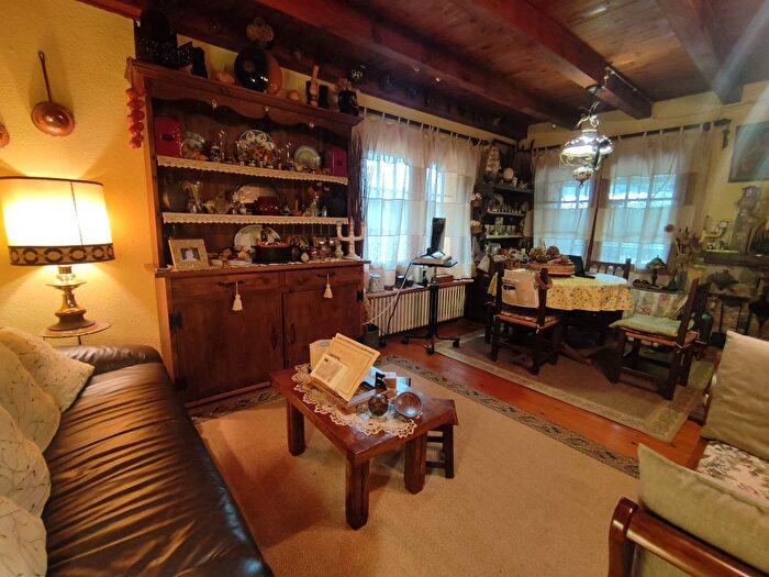 Casas en venta y pisos alquiler - 2