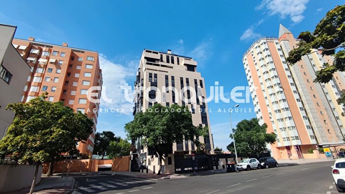 Piso en alquiler en Ciudad Lineal, Costillares de 2 habitaciones