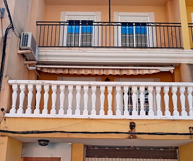 Casas en venta y pisos alquiler - 1