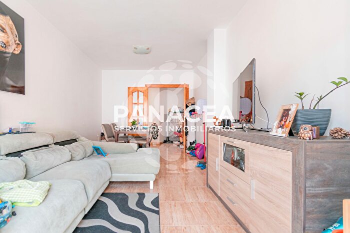 Casas en venta y pisos alquiler - 3