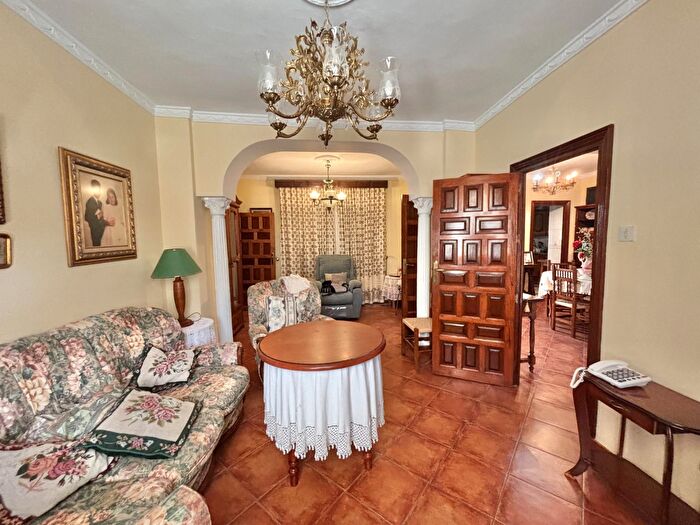 Casas en venta y pisos alquiler - 3