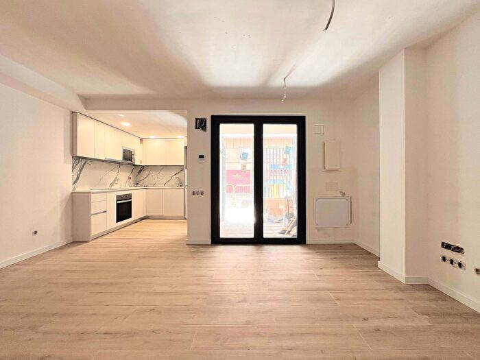 Casas en venta y pisos alquiler - 1