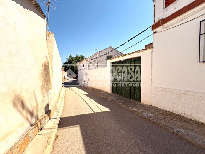 Casas en venta y pisos alquiler - 2