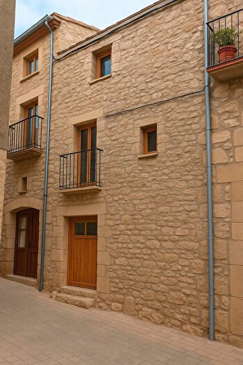Casas en venta y pisos alquiler - 3