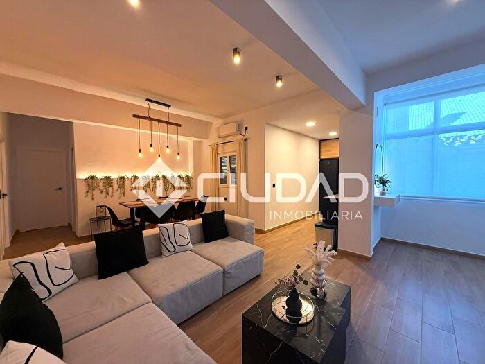 Casas en venta y pisos alquiler - 1