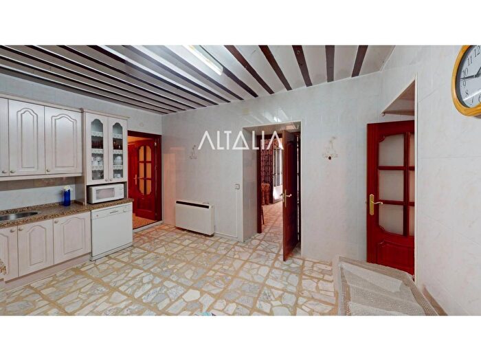 Casas en venta y pisos alquiler - 2