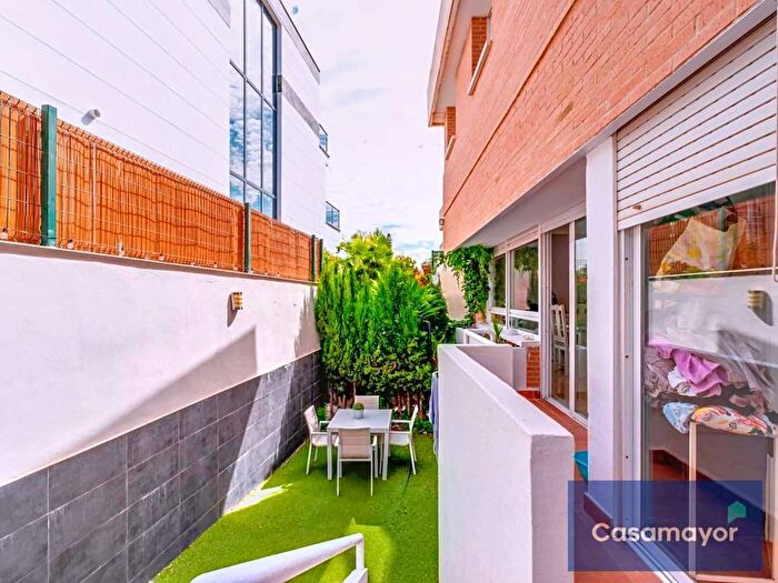 Casas en venta y pisos alquiler - 2