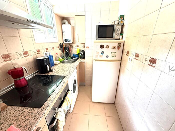 Casas en venta y pisos alquiler - 2