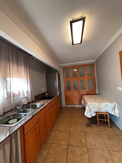 Casas en venta y pisos alquiler - 2