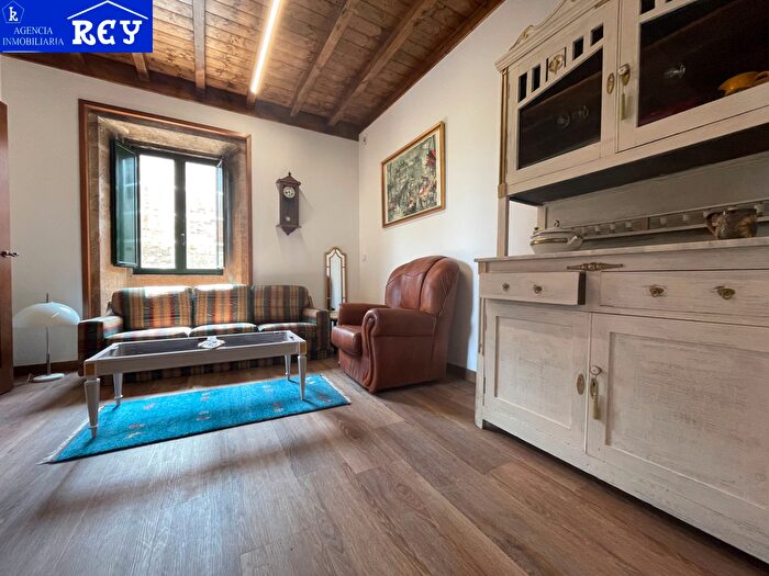 Casas en venta y pisos alquiler - 3