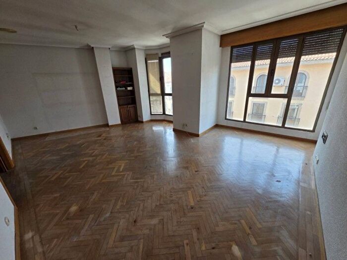 Casas en venta y pisos alquiler - 2