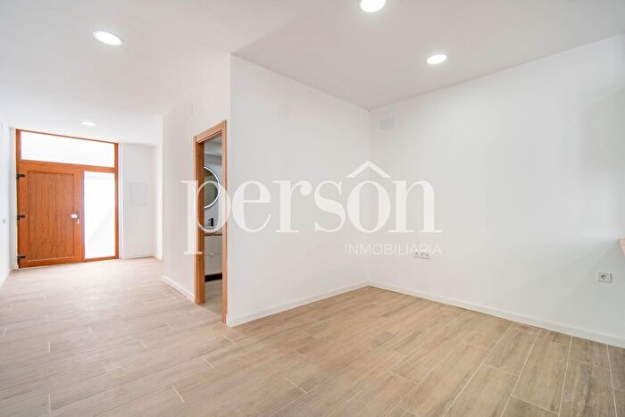 Casas en venta y pisos alquiler - 3