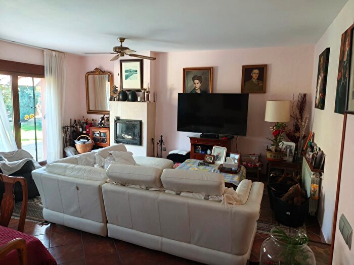 Casa en venta en Mojadillas Parque de las Infantas El Paraiso, Valdemorillo de 6 habitaciones