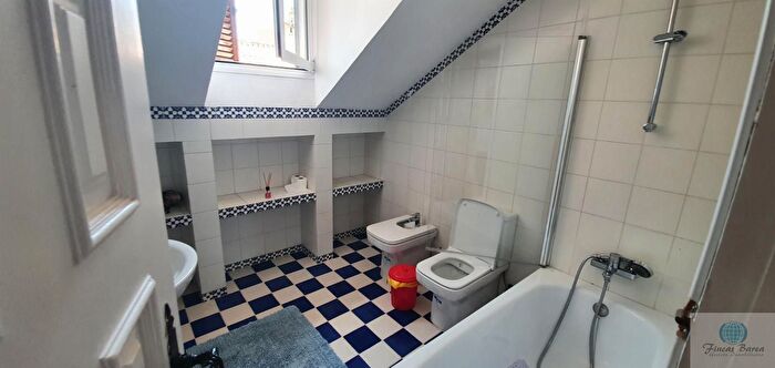 Casas en venta y pisos alquiler - 3