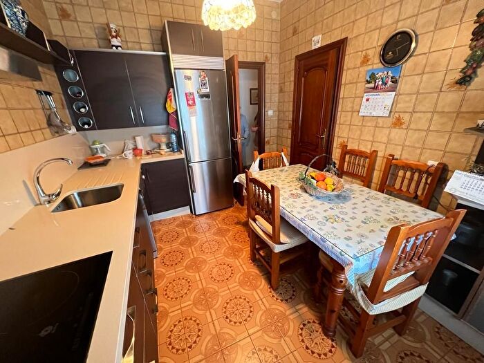 Casas en venta y pisos alquiler - 2