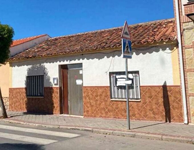 Casas en venta y pisos alquiler - 1