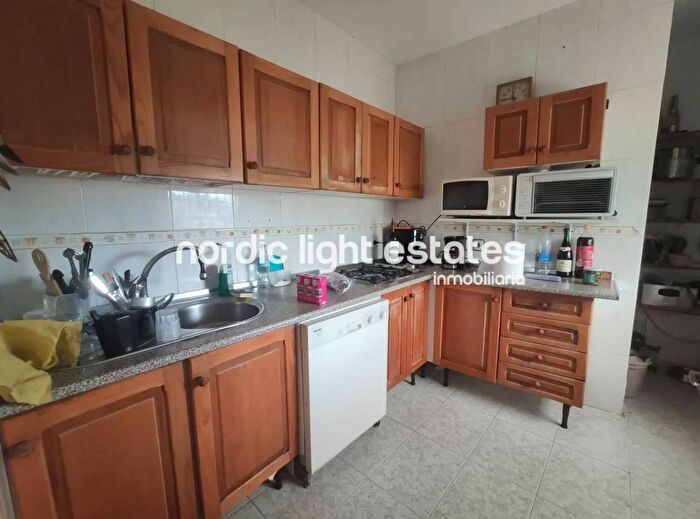 Casas en venta y pisos alquiler - 3