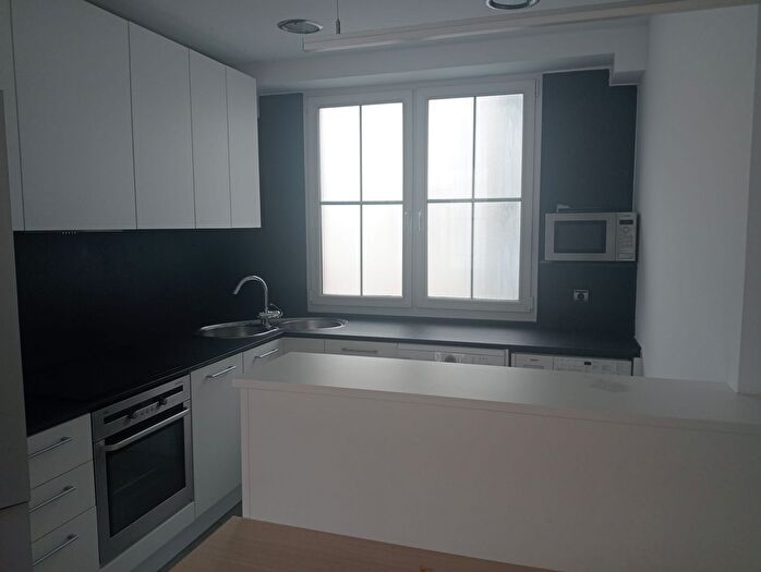 Casas en venta y pisos alquiler - 3