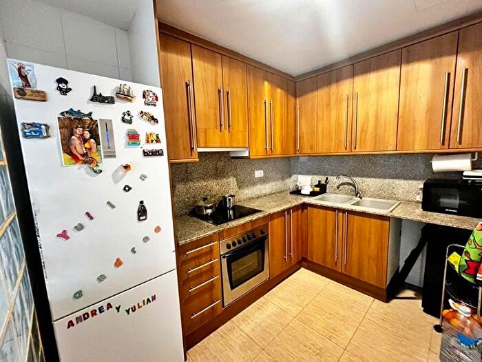 Casas en venta y pisos alquiler - 1