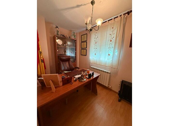 Casas en venta y pisos alquiler - 2