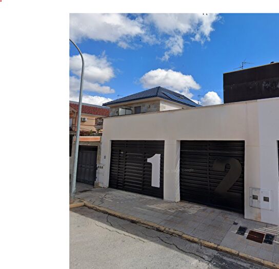 Casas en venta y pisos alquiler - 3