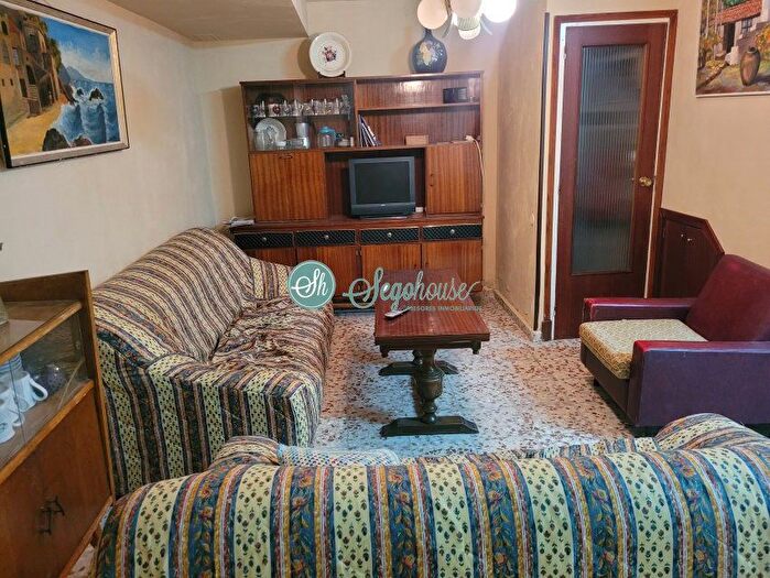 Casas en venta y pisos alquiler - 2