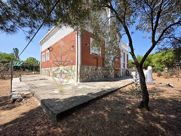 Casas en venta y pisos alquiler - 1
