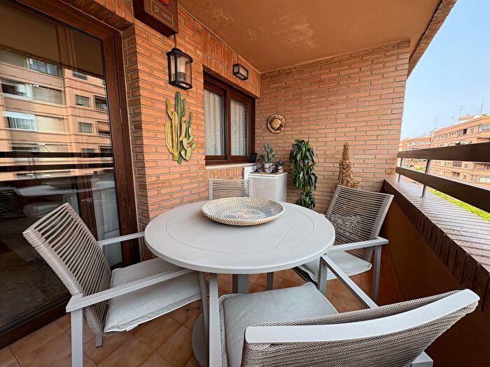 Piso en venta en Jesús, La Raïosa de 3 habitaciones