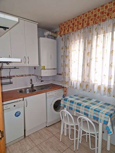 Casas en venta y pisos alquiler - 3