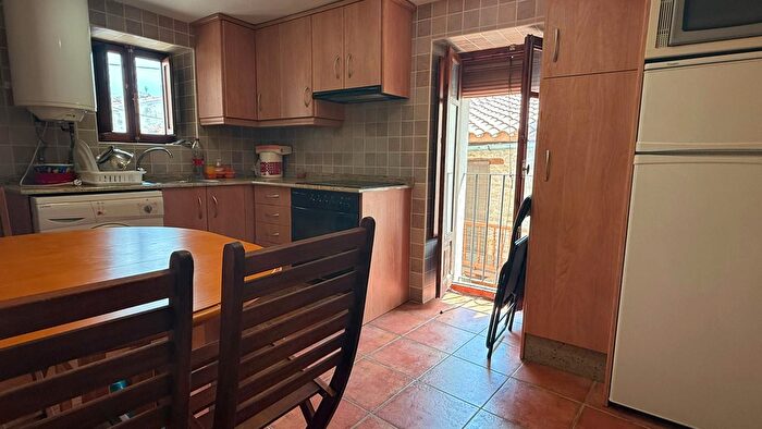 Casas en venta y pisos alquiler - 2