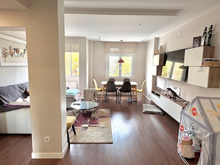 Casas en venta y pisos alquiler - 2