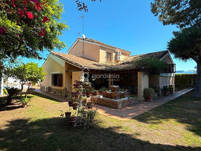 Casas en venta y pisos alquiler - 1