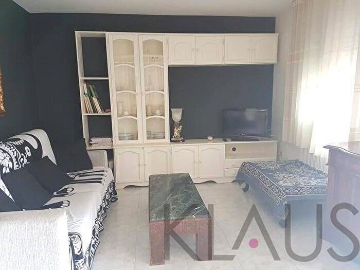 Casas en venta y pisos alquiler - 1