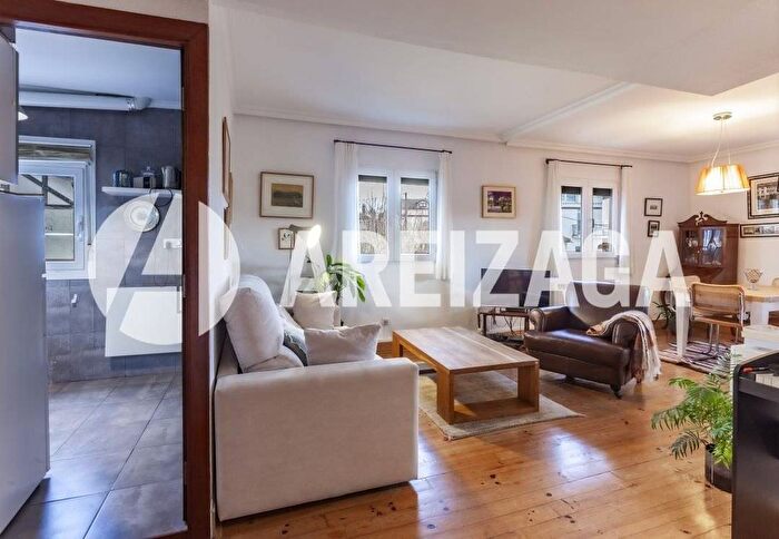 Casas en venta y pisos alquiler - 2