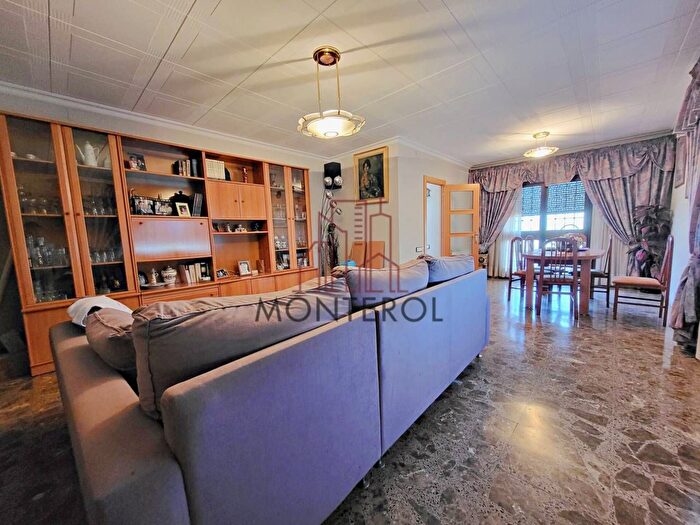 Casas en venta y pisos alquiler - 3