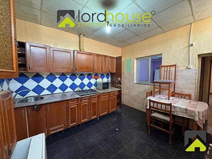 Casas en venta y pisos alquiler - 1