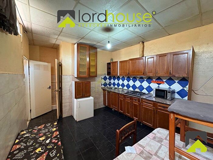 Casas en venta y pisos alquiler - 3
