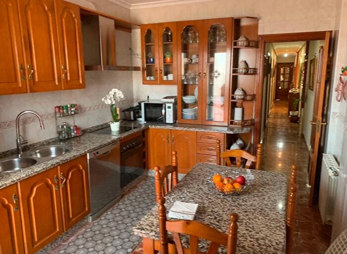 Casas en venta y pisos alquiler - 3