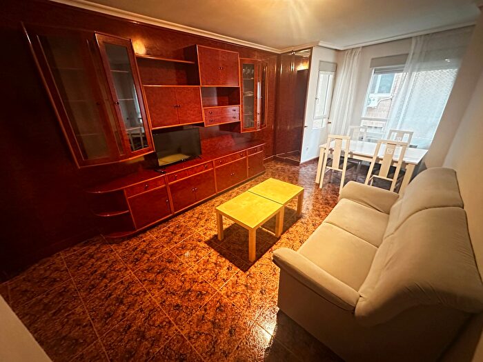 Casas en venta y pisos alquiler - 1