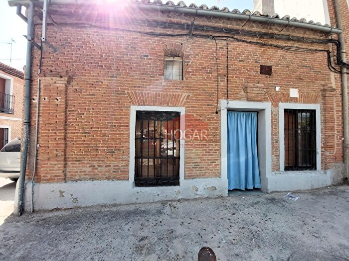 Casas en venta y pisos alquiler - 1