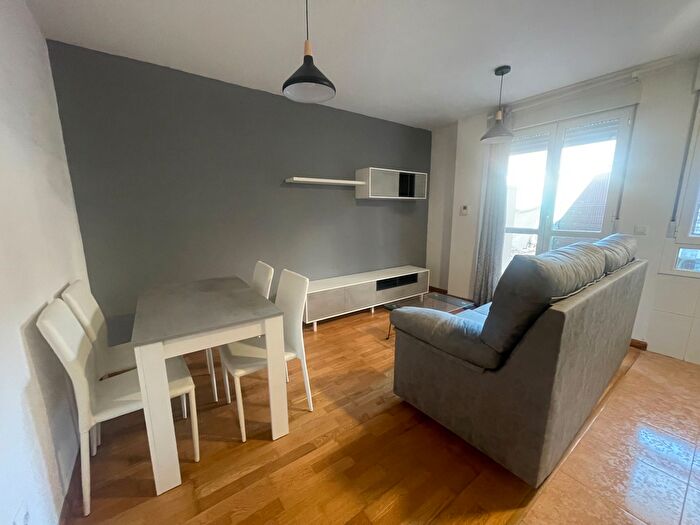 Casas en venta y pisos alquiler - 1