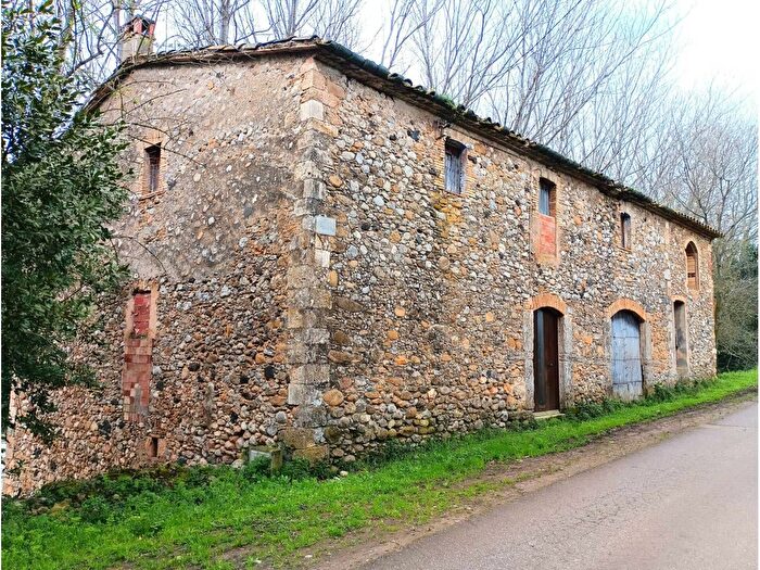 Casa en venta en Esponellà, Girona de 3 habitaciones